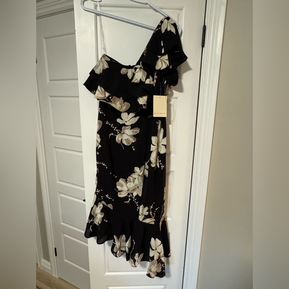 NWT Floral One Shoulder Dress - Black and Cream